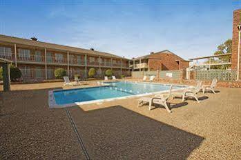 Americas Best Value Inn And Suites North Фармерс-Бранч Экстерьер фото