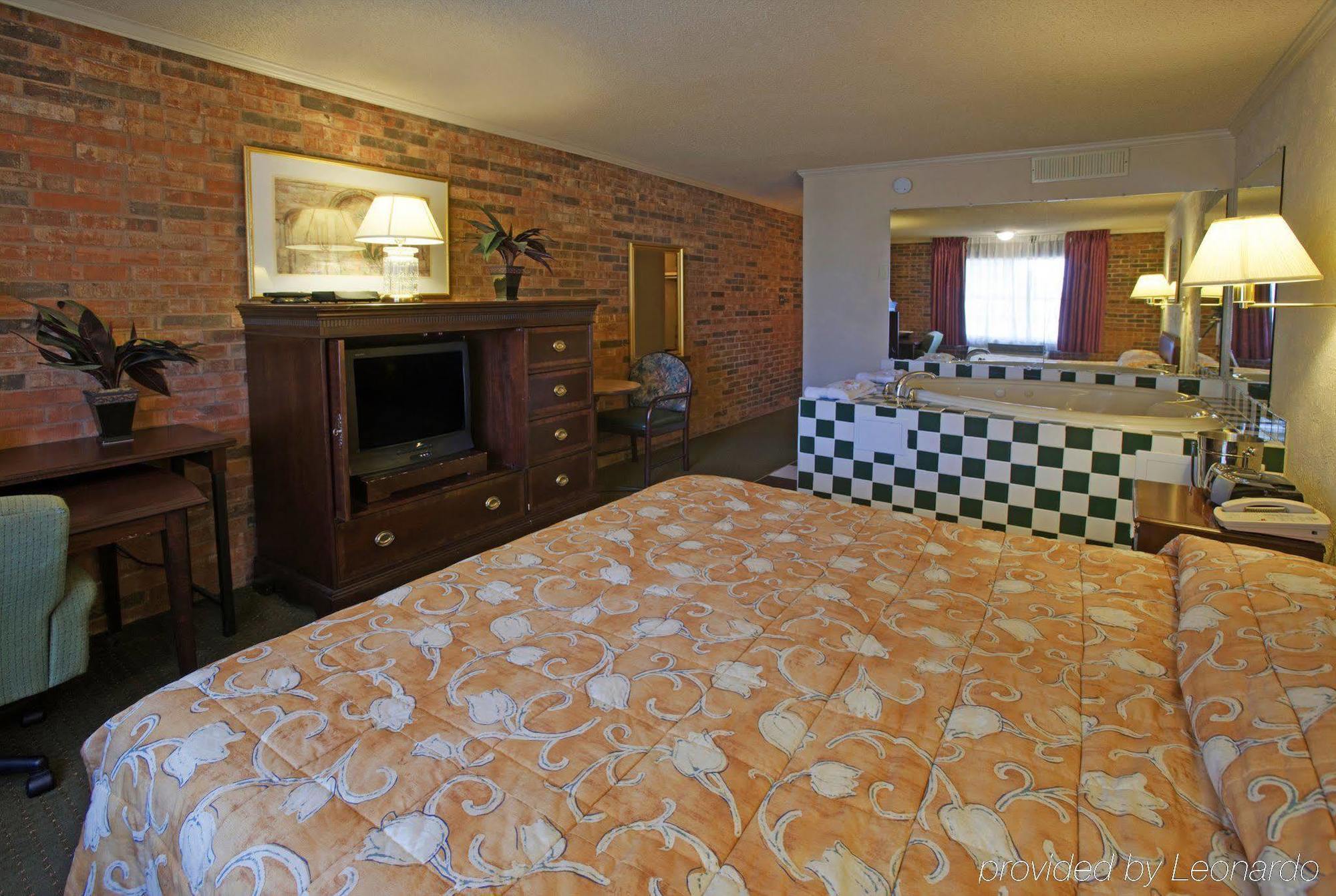 Americas Best Value Inn And Suites North Фармерс-Бранч Номер фото