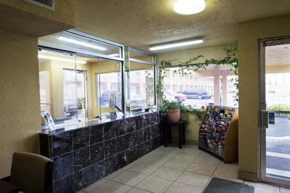 Americas Best Value Inn And Suites North Фармерс-Бранч Экстерьер фото