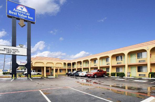 Americas Best Value Inn And Suites North Фармерс-Бранч Экстерьер фото