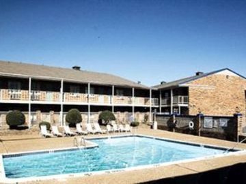 Americas Best Value Inn And Suites North Фармерс-Бранч Экстерьер фото